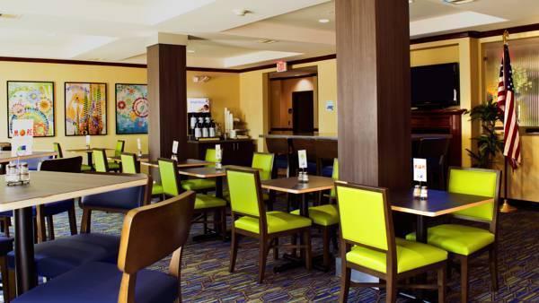 Holiday Inn Express Hotel & Suites Waller By Ihg Exterior photo