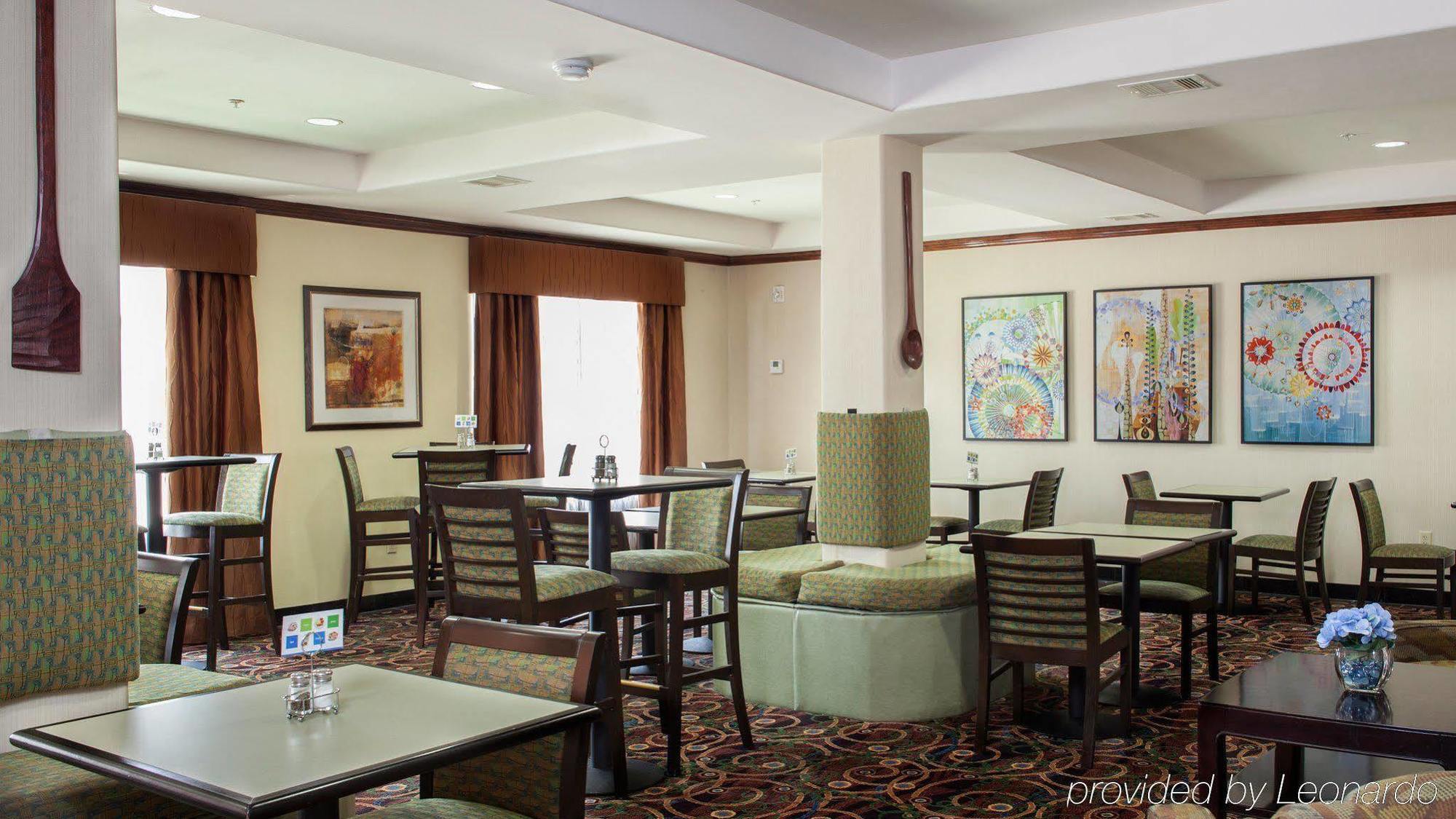 Holiday Inn Express Hotel & Suites Waller By Ihg Exterior photo