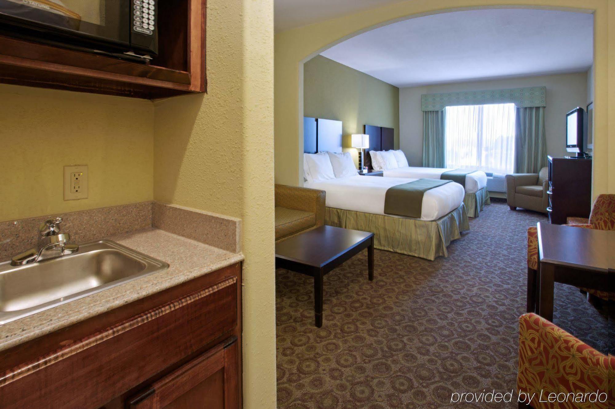 Holiday Inn Express Hotel & Suites Waller By Ihg Exterior photo