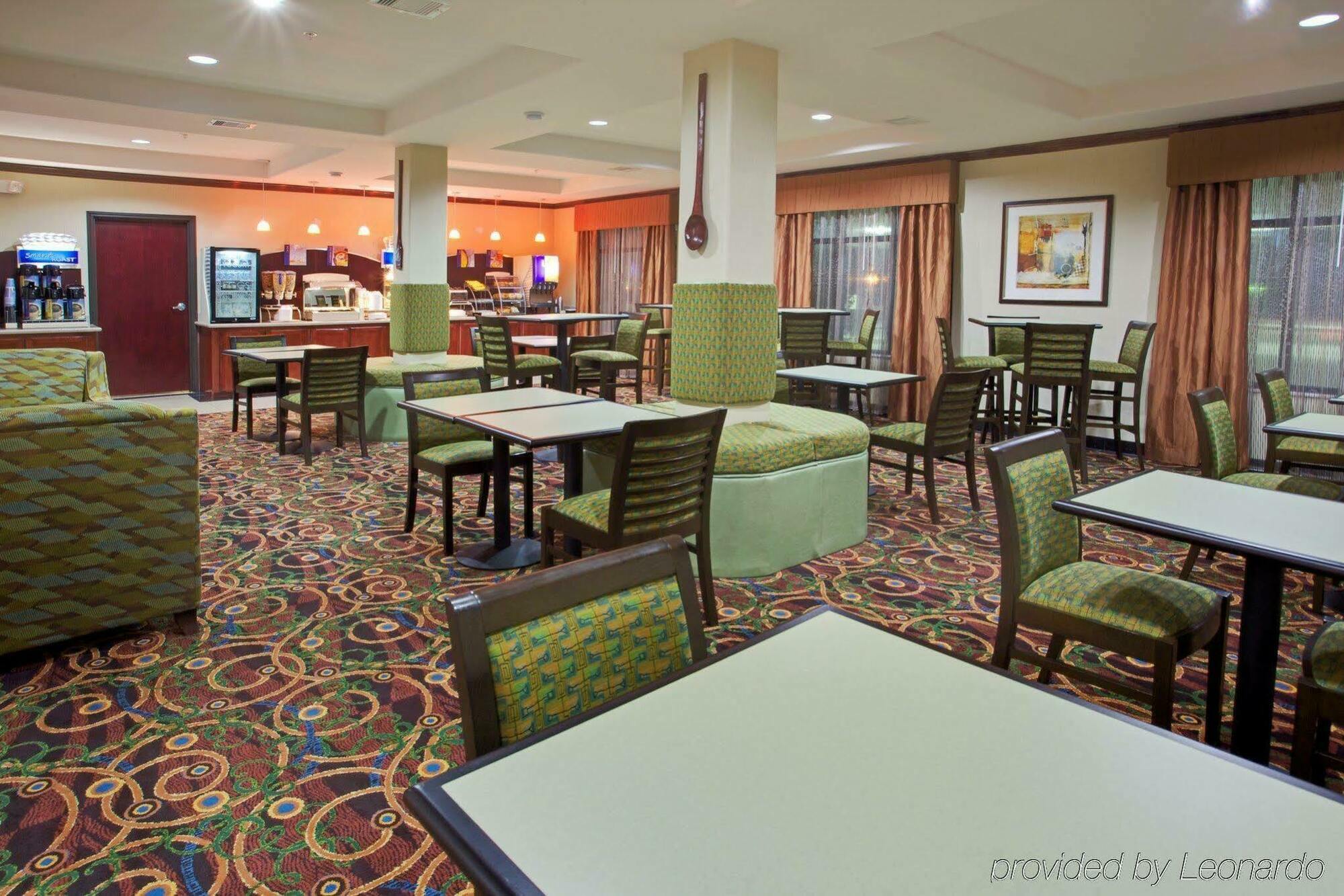 Holiday Inn Express Hotel & Suites Waller By Ihg Exterior photo